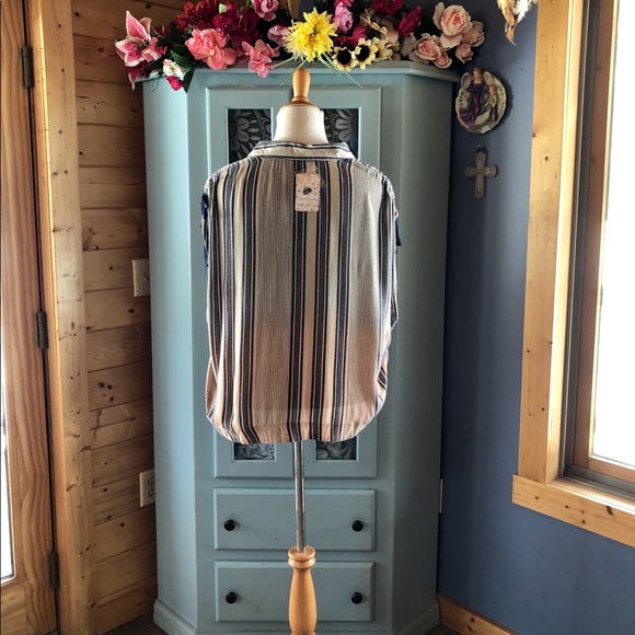 FREE PEOPLE Top  BRAND NEW w/Tags Attached. - Picture 6 of 7